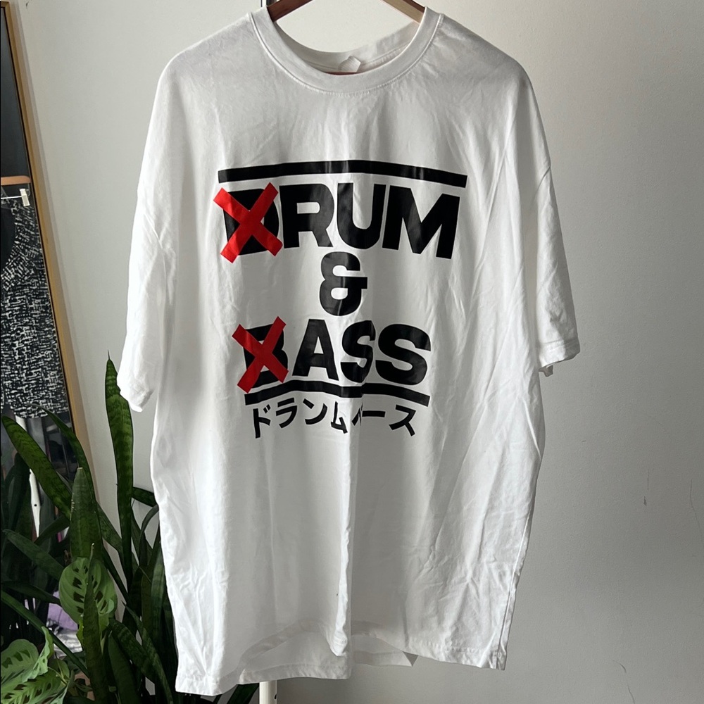 Drum & Bass White Graphic T-Shirt 5XL